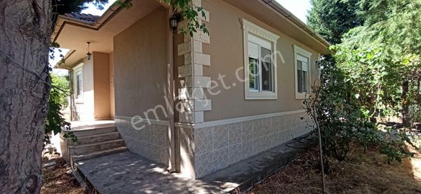 Döşemealtı Bademağacında 2+1 100m2 Müstakil Eşyalı Yazlık