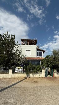 İzmir Dikili Cumhuriyet Sitesinde Satılık Villa