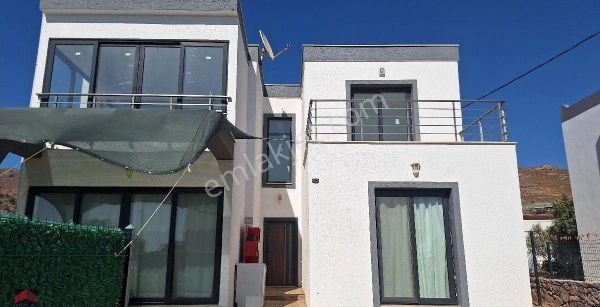 Gümüşlük'te, 2+1 Yepyeni, Taşınmaya Hazır, Kısmi Deniz Manzaralı, Muhteşem Işık Alan Ferah Daire