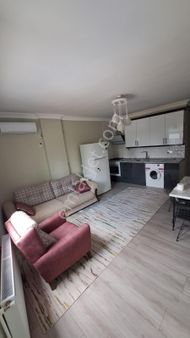 Çarkıparede Az Katlı 1+1 Ful Eşyalı Doğalgazlı Cadde Üzeri Kiralik Daire