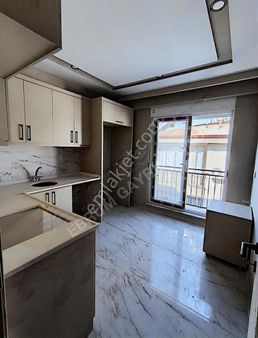 Erenköy Mah 2+1 Herşeyi Ayrı 2.kat Asansörlü Daire