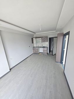 Gültepede Caddeye Yakın Merkezi Konumda 1+1