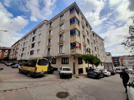 Turgut Özal'da Metrobüse Yürüme Mesafesi - Komple Yenilenmiş 3+1