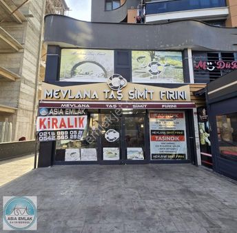 Asia'dan Rıfat Ilgaz Caddesinde Kiralık Dükkan