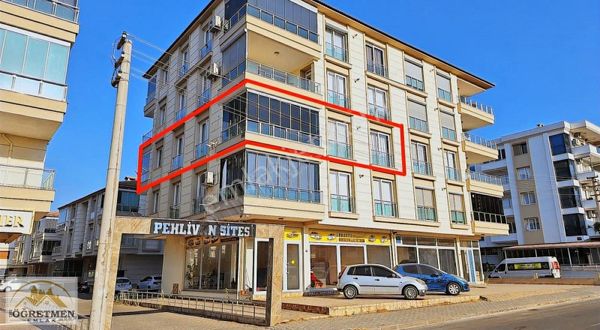 Öğretmen Emlaktan Avm Karşında Arakat 3+1 Lüks Daire Fırsatı