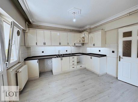 Anayol Üzeri 180 M2 3+1 Satılık Daire