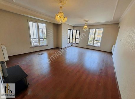 Öznur Emlak'tan Veysel Karani De Satılık 4+1 Lüks Daire
