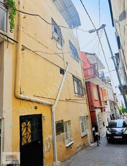 Kadifekale İtfaiye Karşısı Temiz Bakımlı 2.5 Kat Müstakil Ev