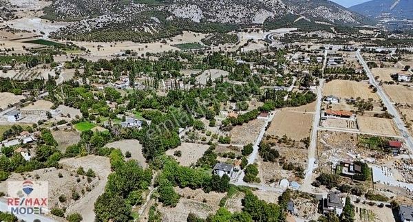 Remax Model'den Villalar Bölgesine Yakın Villalık Köşe Parsel