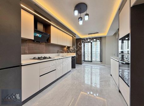 Karakuş'tan █ Bulvarda Ön Cephe, K.otoparklı Lüx Sıfır 202m² 4+1