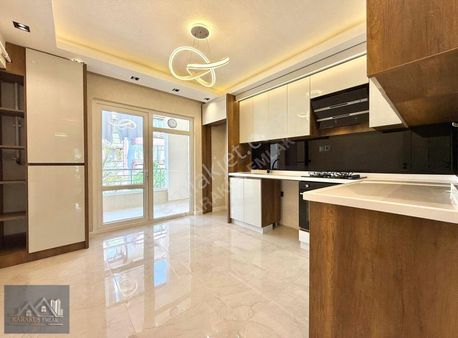 Karakuş'tan ▓ Fatih Mah, 4+1 160m² 2 Banyolu Arakat Full Yapılı