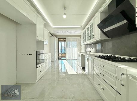 Karakuş'tan ▓ Cadde Üstü ,k.garajlı Lüks Yapılı 9.kat 202m² 4+1