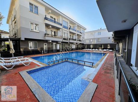 Verandalı Bahçe Kullanım Alanı, Havuz Cephe, Denize Yakın 3+1