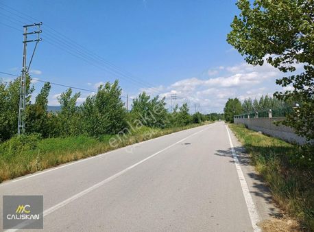 Emirseyit/güneşli'de Ana Yola Sıfır Konumda 882 M2 Fırsat Arsa