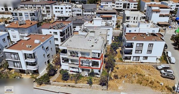 Mumcular Merkezde Pazaryeri'ne Yakın 2+1 Satılık Daire