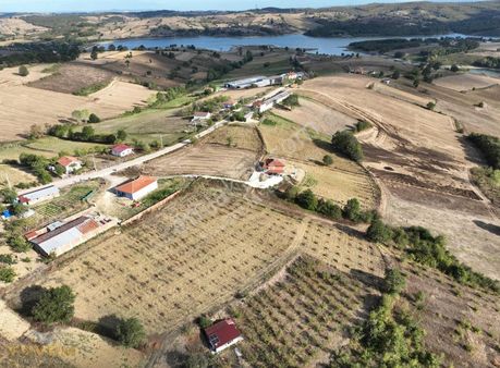 Yuvam Arsa Ofisinden Kandırada İçerisinde Ev Olan 2765mt