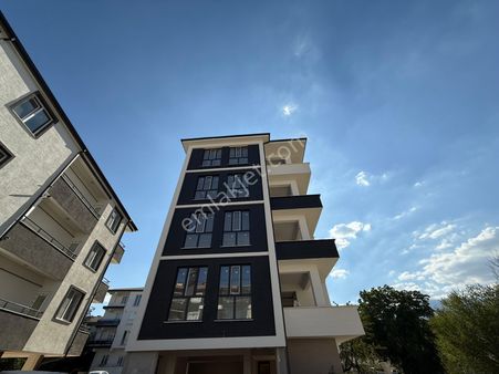 Roma' Dan Cerrah Mahallesinde Satılık Daire