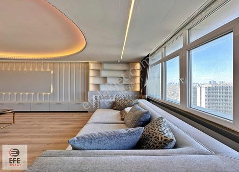 Efe'den Aile Sitesinde Geniş Merkezi Konumlu Oturuma Hazır 2+1