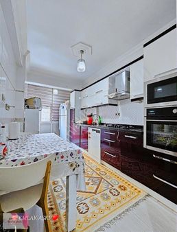 Sedirin Güzeli Yol Cepheli Doğalgazlı Acil Satılık