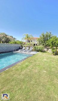 Çeşme Alaçatıda Kış Sezonu İçin Kiralık Havuzlu Müstakil Villa