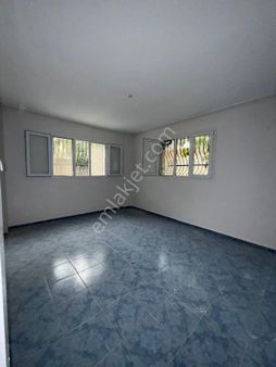 Selanik'ten Kurttepe De 3+1 Kapalı Mutfaklı Kiralık Müstakil Ev