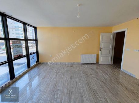 Civandan Derebahce Merkezde Homeofis Büro 3+1 Genis Kullanışlı