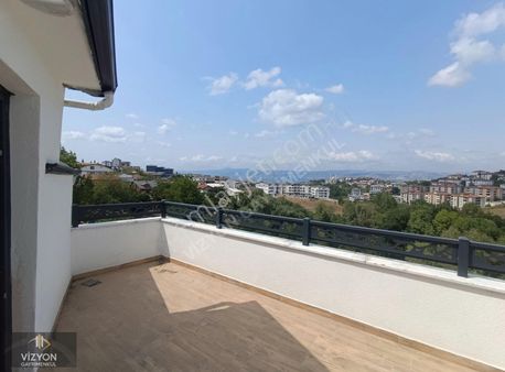 Kocaeli Başiskele Döngel Mahallesi'nde Satılık Dubleks