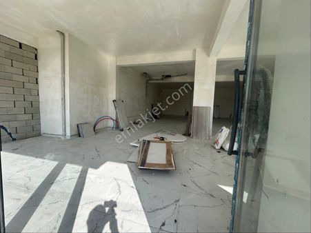 Yenişehir'in En İşlek Noktasında, Bahçeşehir Koleji Yanında Sıfır Kiralık 155 M² Dükkan