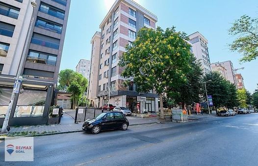 Remax Şirvan'dan Kozyatağı İnönü Caddesinde Satılık Dublex Daire