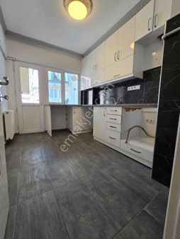 Fesleğende 3.5+1 Teraslı Balkonlu Asansörlü İçi Bakımlı Satılık Daire