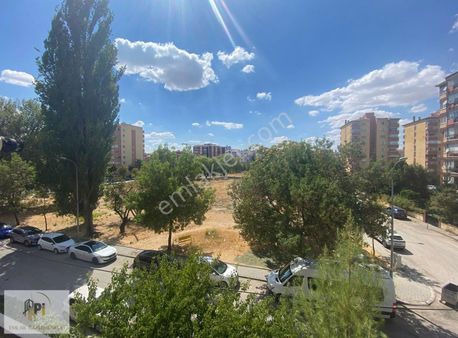 Pi Gayrimenkul'den Eti Caddesi Mükemmel Konumda 3+1 Kiralık Daire