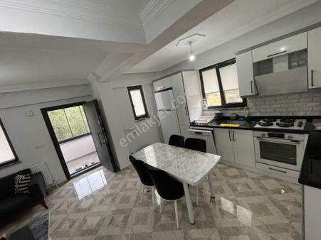 Se&as'tan Erdek Ocaklar Sıfır 3 Katlı Bahçeli Fırsat 3+1 Villa!