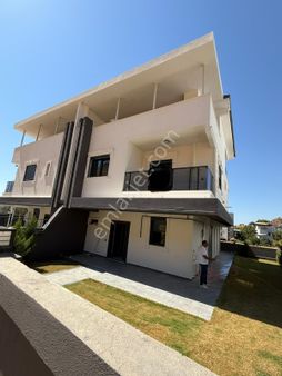 Göçmen Gayrimenkul'den İsabeyli Mah.6+1 Satılık Villa