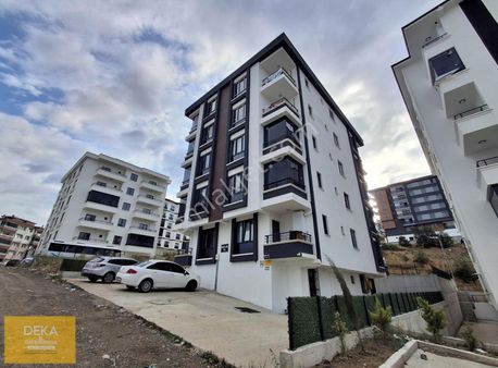 Deka Gayrimenkul'den Pamuklu Bulvarı'nda Ara Kat 1+1 Daire