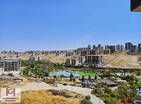 Ertuğrulgazi'de Göl Manzaralı 3,5+1 Kat Bahçeli Muhteşem Daire