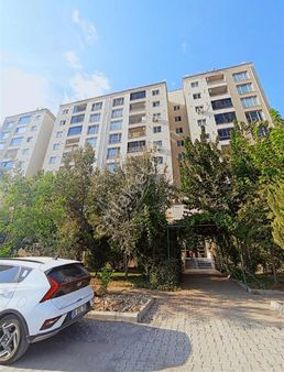 Seyrantepe Mah Belediye Evlerinde Satılık 3+1 155m2 Ara Kat