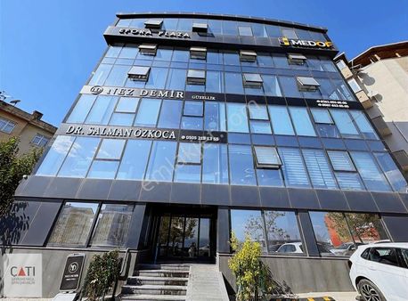 Gebze Efora Plaza'da Prestijli Modern Kiralık Ofisler