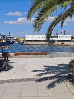 Dikili Ümmetoğlu'ndan 2+1 Ferah Daire Merkezi Konumda Denize Sahile 30 Metre