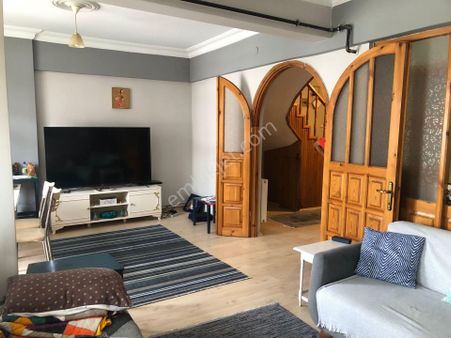 Trabzon Merkez’de Satılık 3+1 Dubleks Daire – Merkezi Konum, Geniş Kullanım Alanı!