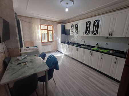 Satılık 3+1 Bağcılar Mah Toptancılar Sitesi Yanı Mehmet Zülküf Apt Diyarbakır