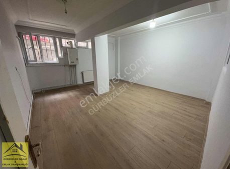 Küçükçekmece M.akif'de 2+1 Tadilatlı Bakımlı Boş Bahçe Kat Daire