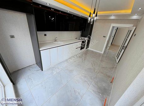 Mensa'dan Teras Balkonlu E.banyolu Ana Cadde Paralelli 3+1