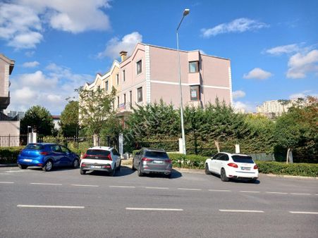 Polat Emlak...bahçeşehir 2.kısımda Kiralık Villa