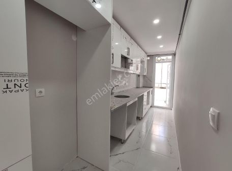 İkitelli Mehmet Akif De Satılık 2+1 Asan