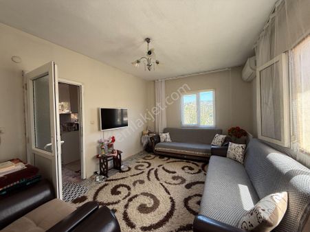 Seferihisar Ulamış Köyü Merkezinde Satılık 1/2 Hisseli Müstakil Ev