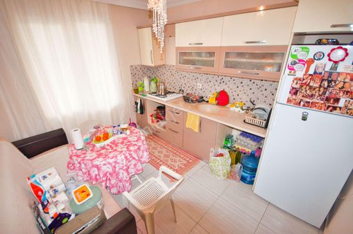 🛑🟢aktiften Akçay'da Satılık Haftanın Fırsatı Ayrı Mutfaklı Eşyalı Ön Cephe 1+1 Daire