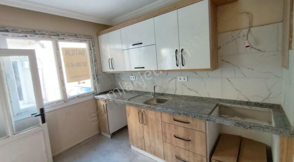 Cumhuriyet Okulu Yakını İki Ayrı Daire Birden!