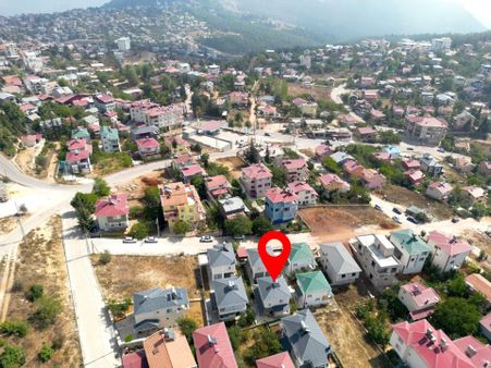 Thor'dan Mersin Gözne'de Doğa İçinde Konforlu Satılık 3+1 Villa