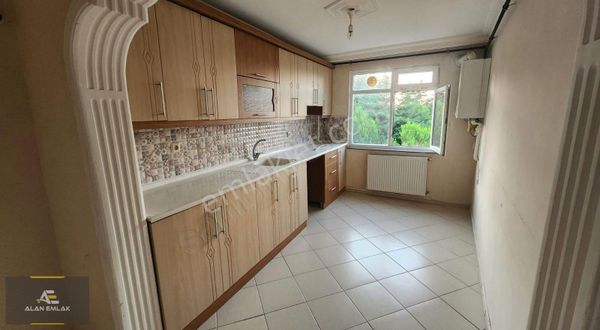 Alan Emlaktan İstiklal Mah.kiralık 3+1 Daire