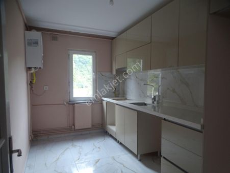 İstinye Boğaziçi Sitesi'nde 3+1 Kombili Arakat Daire
